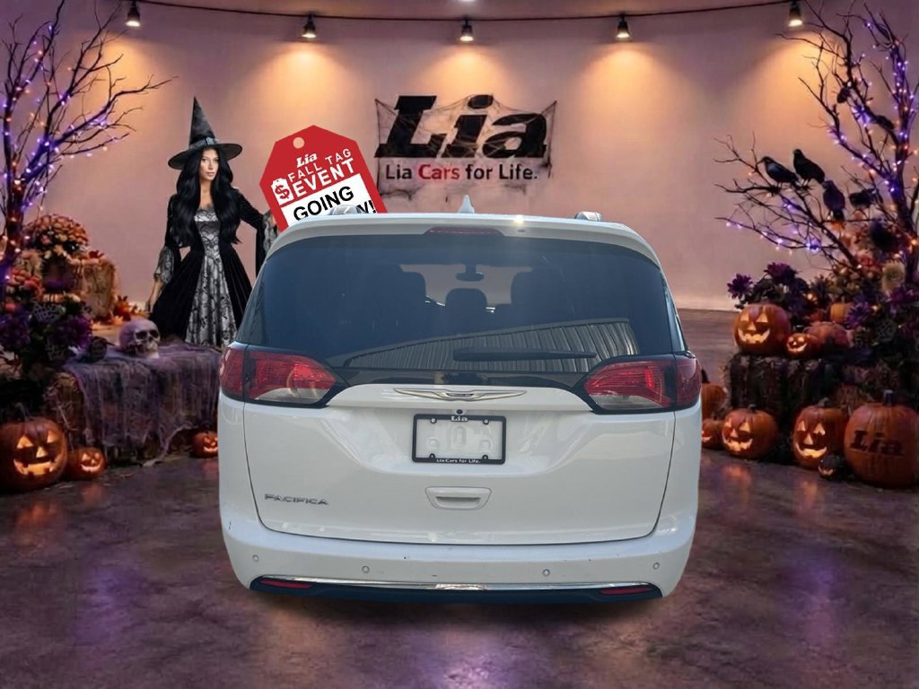 Certified 2020 Chrysler Pacifica Touring FWD image 5