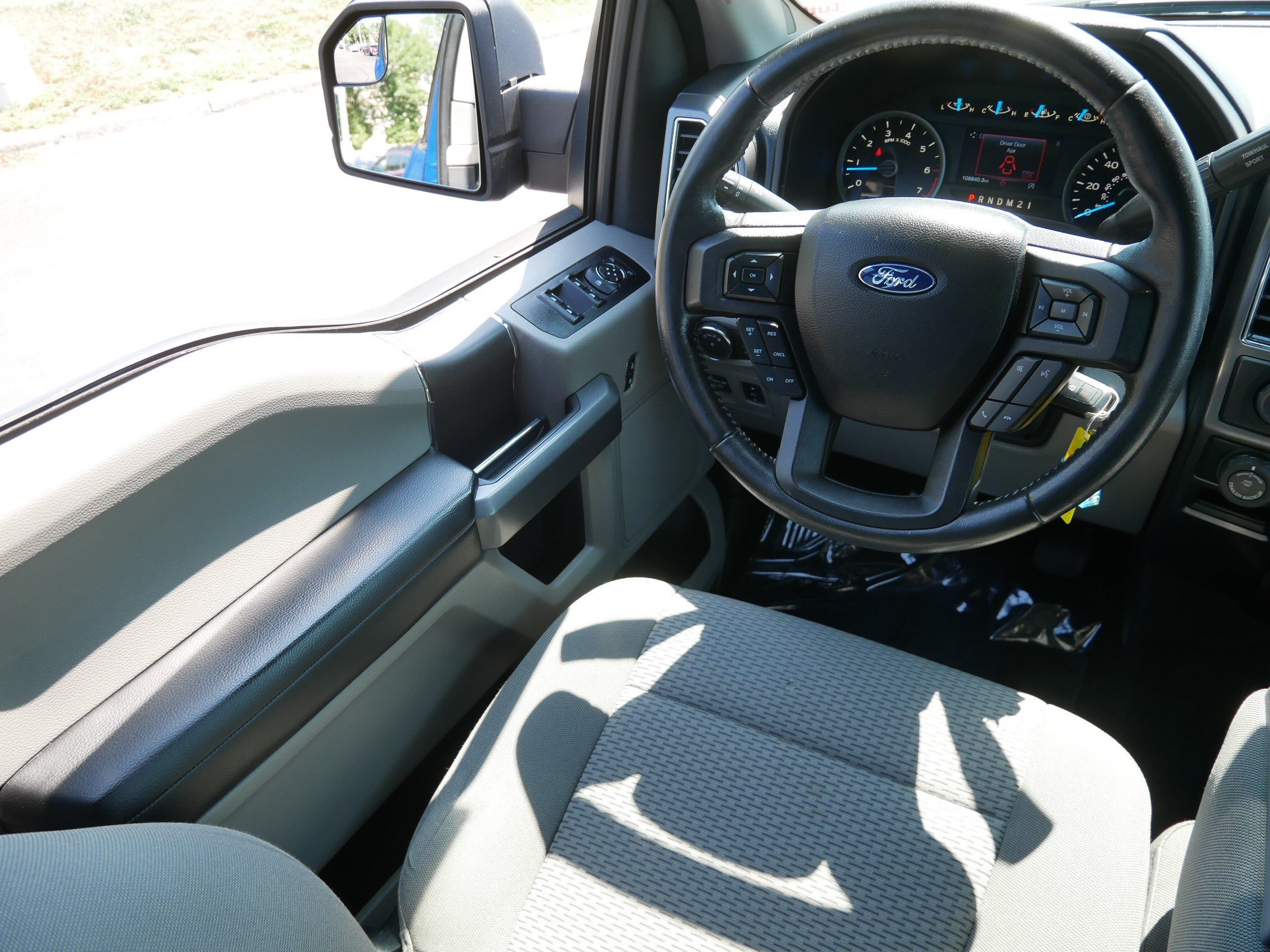 Used 2017 Ford F150 XLT w/ Equipment Group 301A Mid AWD/4WD image 9