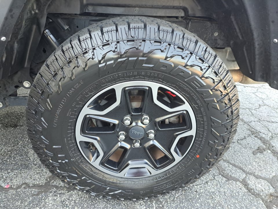Used 2023 Jeep Gladiator Sport AWD/4WD image 25
