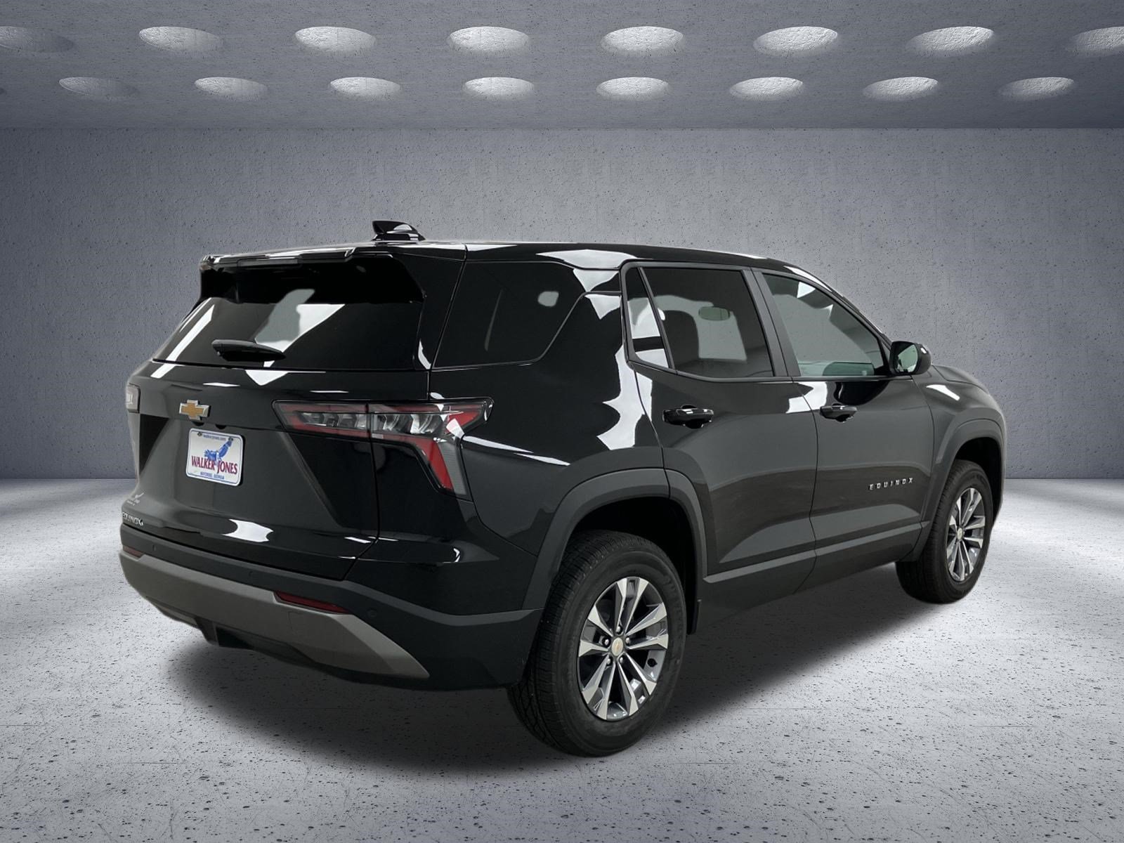 New 2027 Chevrolet Equinox LT w/ Convenience Package II FWD image 5
