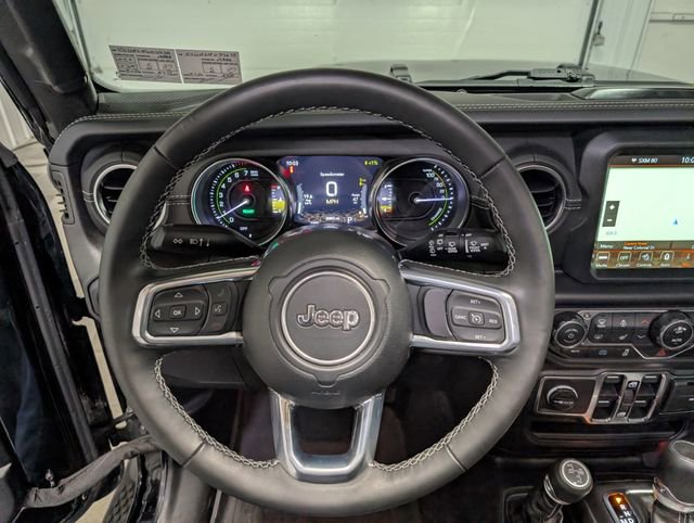 Used 2023 Jeep Wrangler Unlimited Sahara w/ Cold Weather Group AWD/4WD image 16