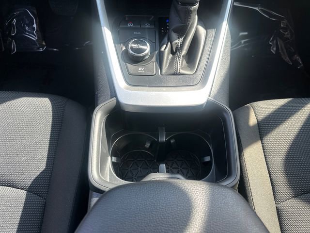 Used 2025 Toyota RAV4 LE image 26