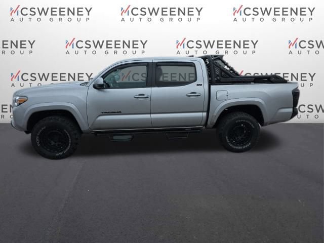 Used 2016 Toyota Tacoma SR5 w/ SR5 Appearance Package (SN) image 4