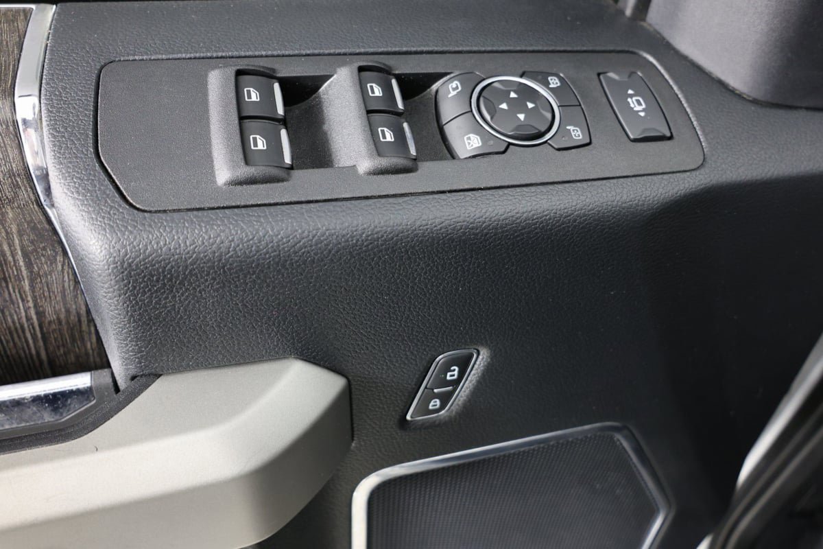 Used 2021 Ford F250 Lariat AWD/4WD image 22