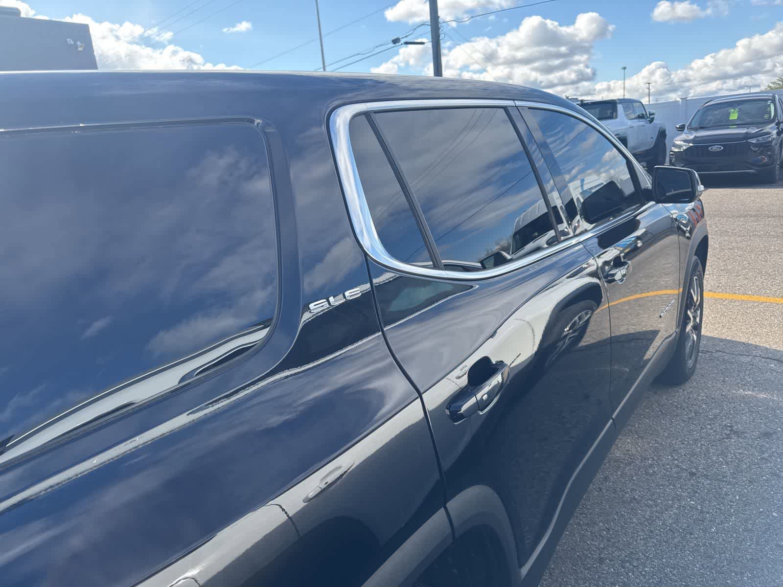 Used 2021 GMC Acadia SLE FWD image 11