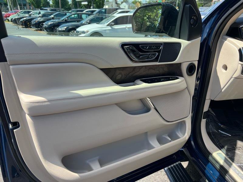 Used 2018 Lincoln Navigator L Reserve w/ Technology Package AWD/4WD image 27