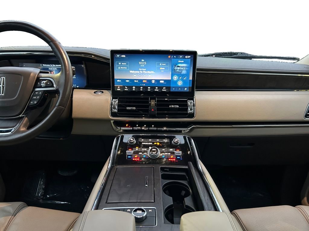 Used 2023 Lincoln Navigator Reserve image 12