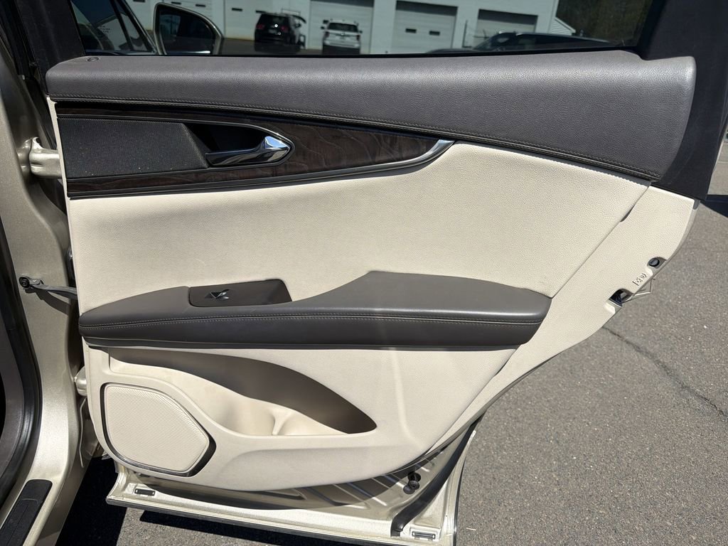 Used 2017 Lincoln MKX Reserve w/ Lincoln MKX Climate Package image 16