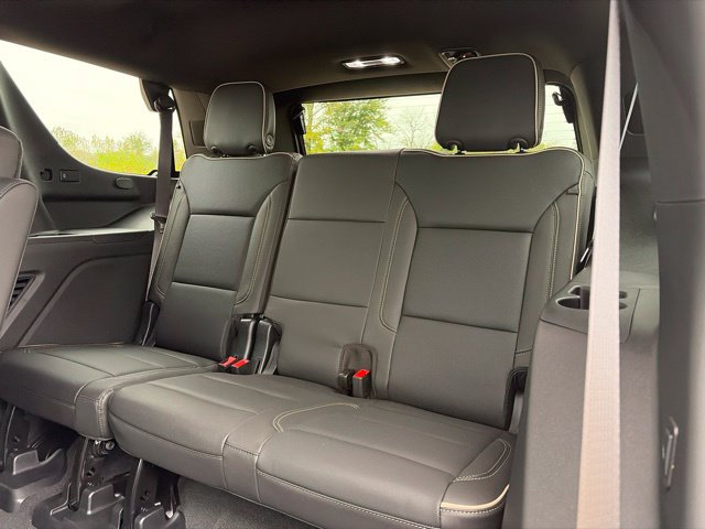 Used 2024 GMC Yukon SLT w/ SLT Premium Package AWD/4WD image 41