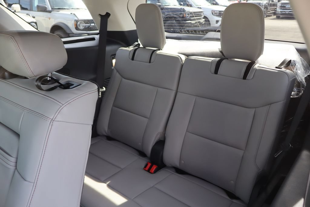 New 2026 Ford Explorer Active AWD/4WD image 13