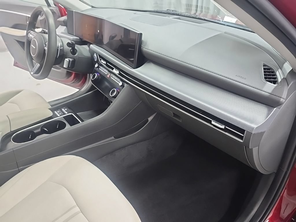 Certified 2025 Hyundai Sonata SEL FWD image 25