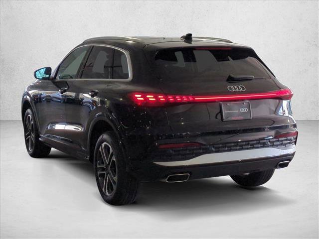 Certified 2025 Audi Q5 Premium Plus w/ Premium Plus image 8