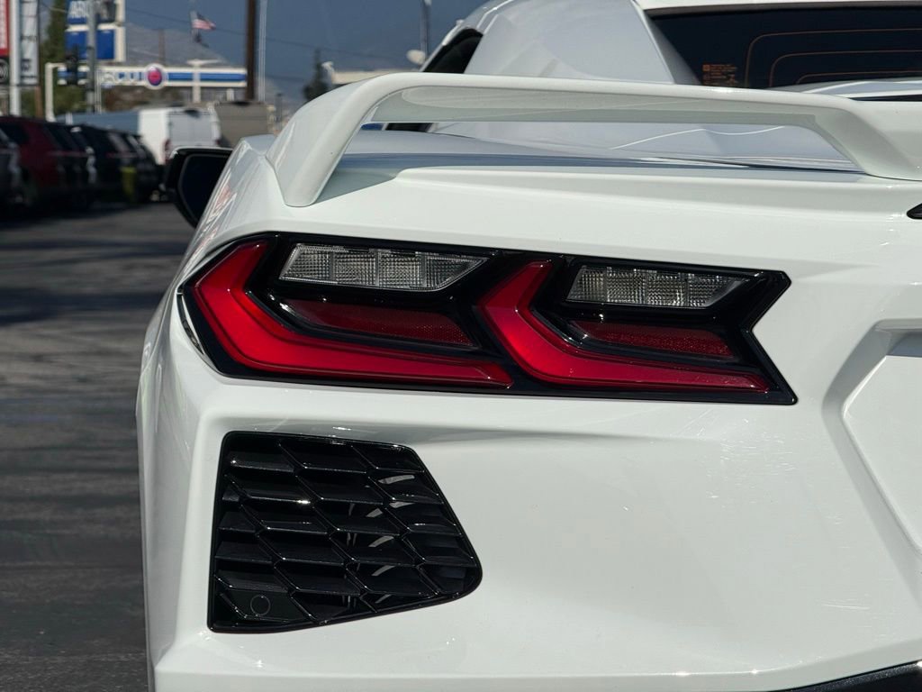Used 2022 Chevrolet Corvette Stingray Premium Conv w/ Z51 Performance Package image 8