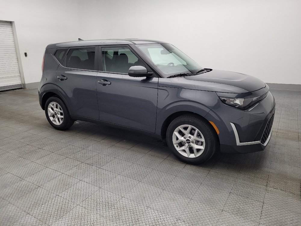 Used 2025 Kia Soul LX image 11