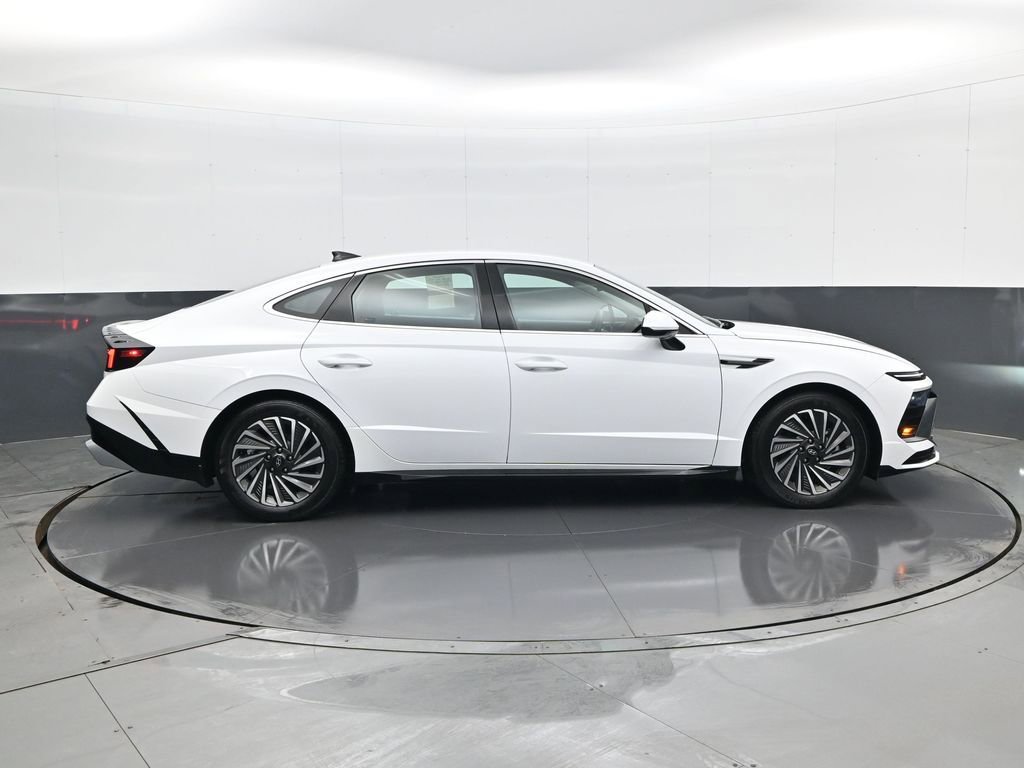 Certified 2025 Hyundai Sonata SEL image 4