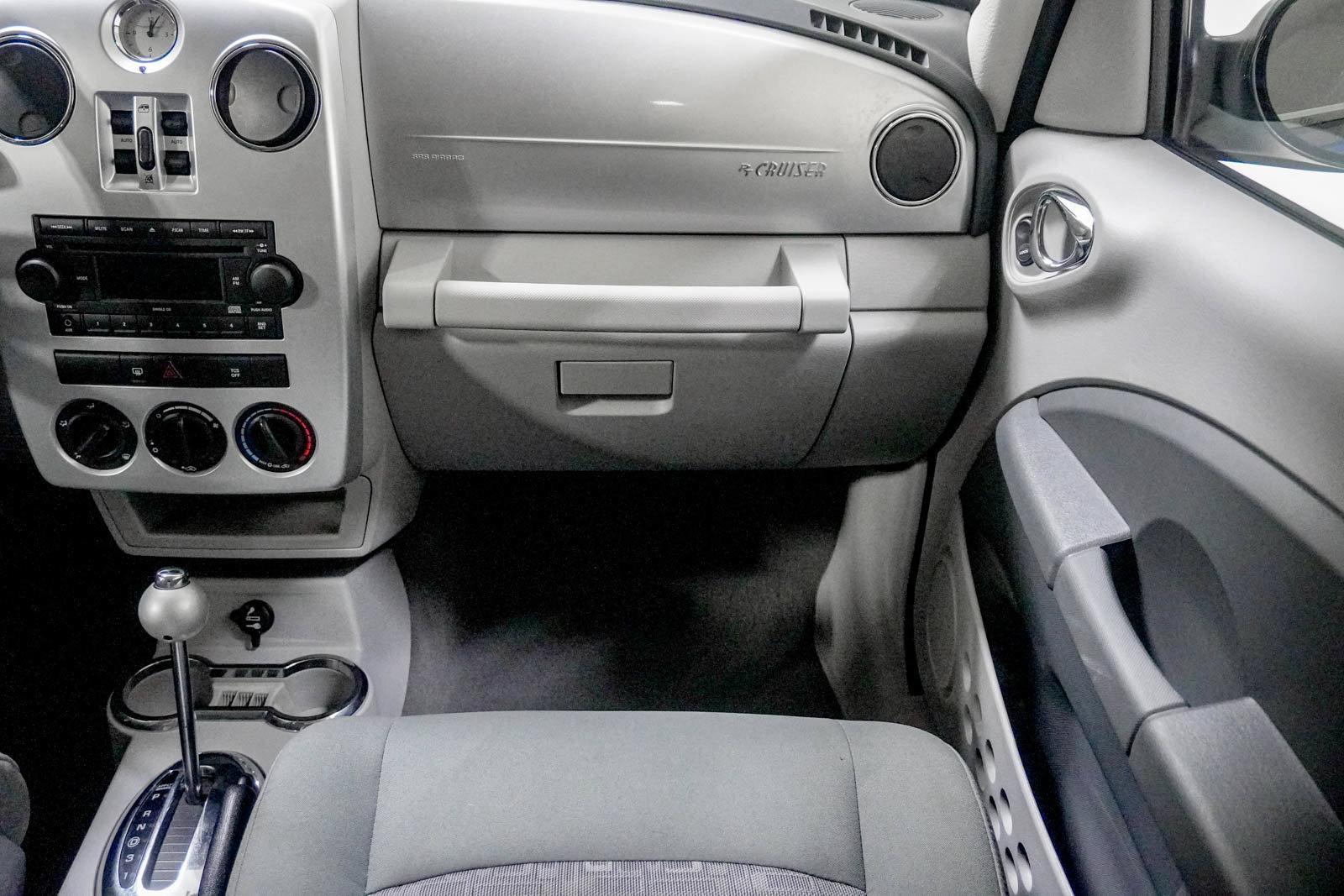Used 2010 Chrysler PT Cruiser FWD image 27