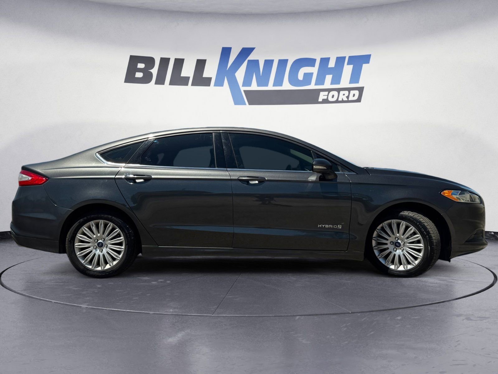 Used 2016 Ford Fusion SE FWD image 6
