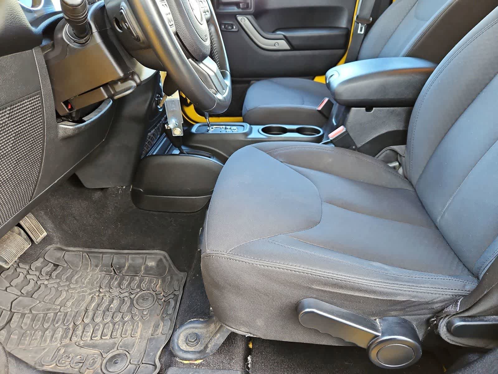 Used 2015 Jeep Wrangler Unlimited Sport w/ Power Convenience Group image 16