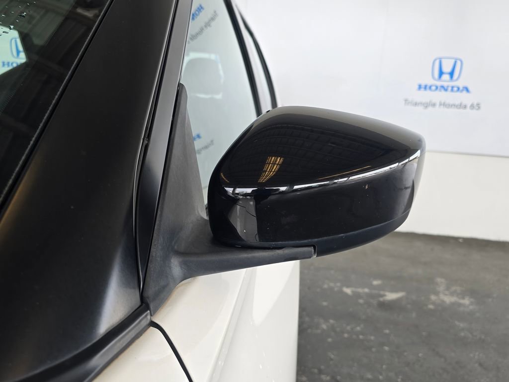 Used 2020 Nissan Kicks SV image 25