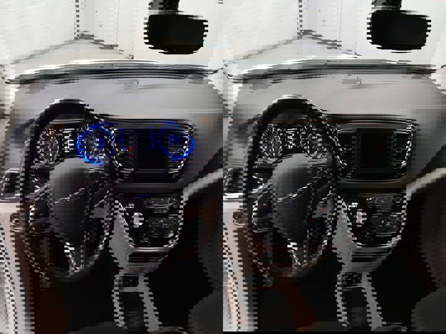 Used 2019 Chrysler Pacifica Touring Plus w/ Cold Weather Group image 12