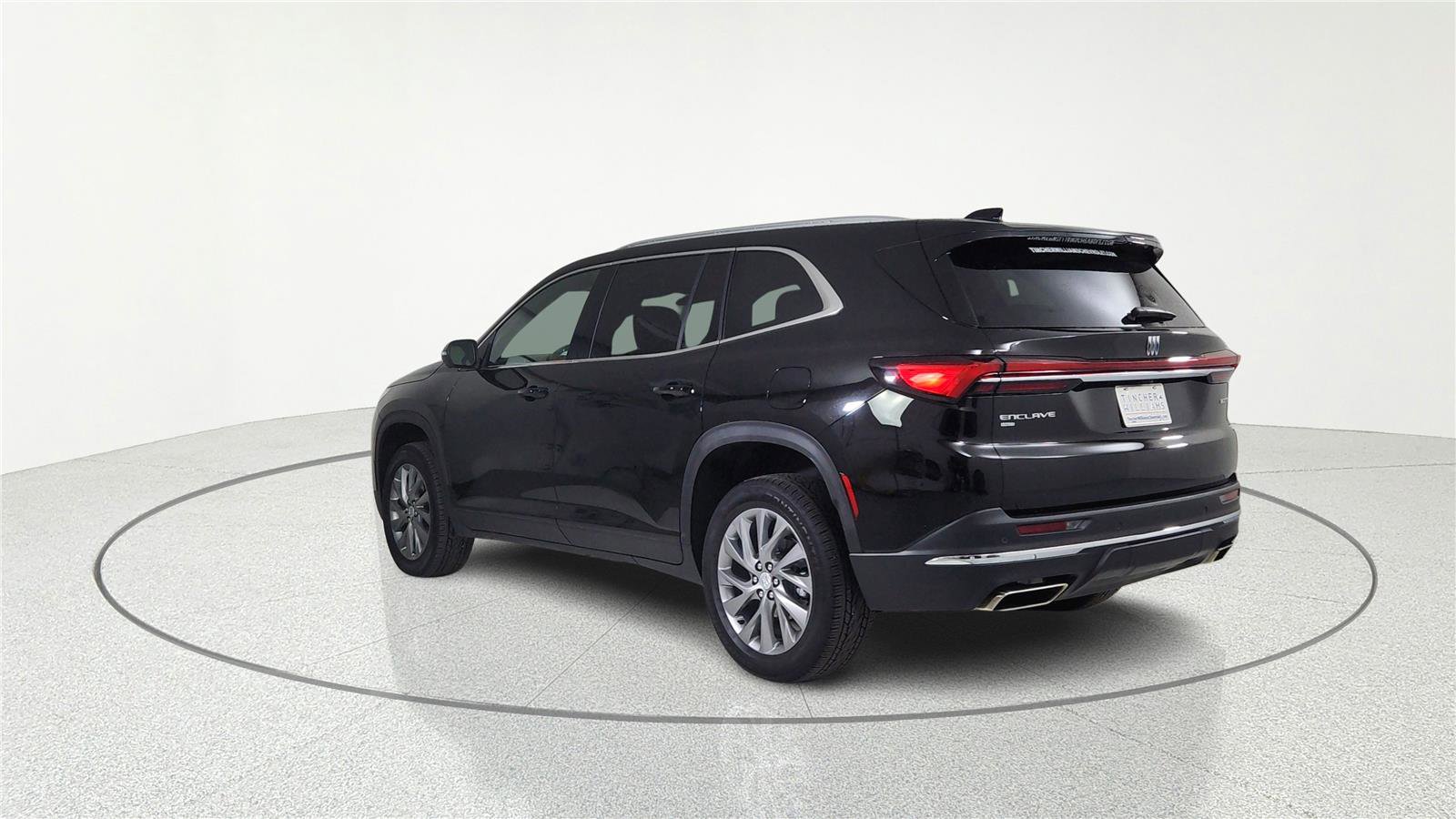 Used 2025 Buick Enclave Preferred image 3