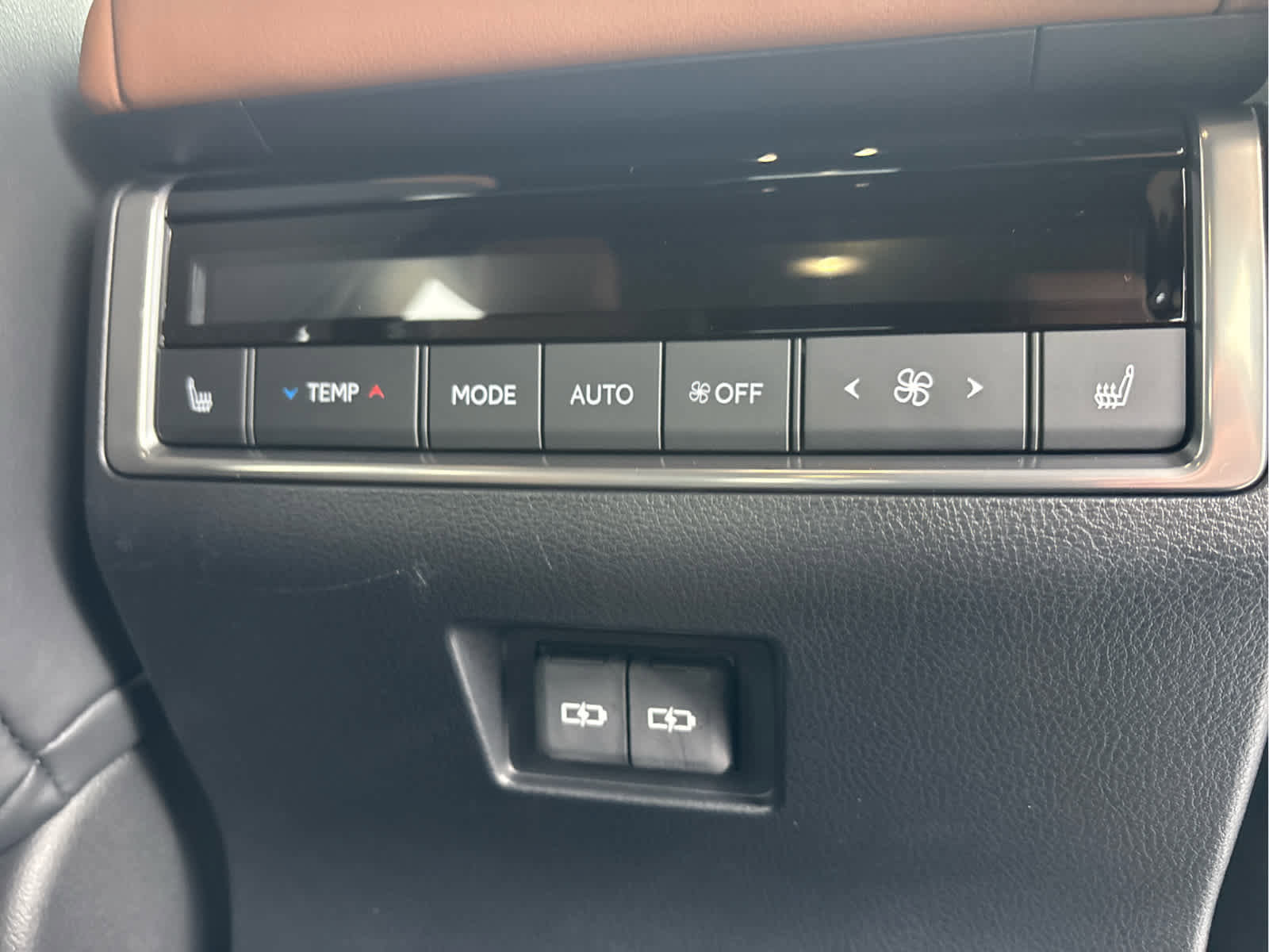 Used 2025 Lexus GX 550 w/ Accessory Package (Z1) image 35