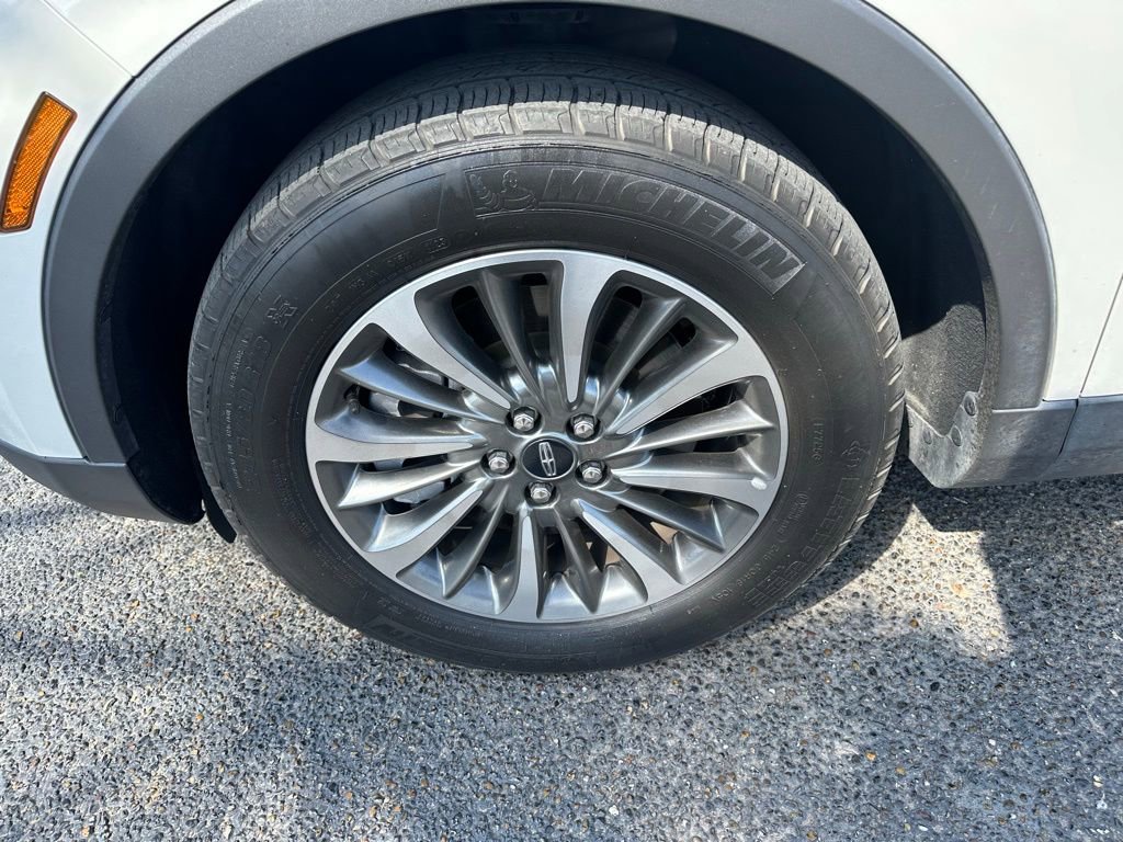 Used 2023 Lincoln Nautilus FWD w/ Premium Package image 11