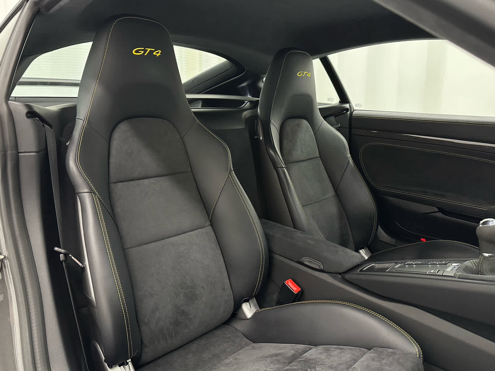Used 2016 Porsche Cayman GT4 RWD image 15