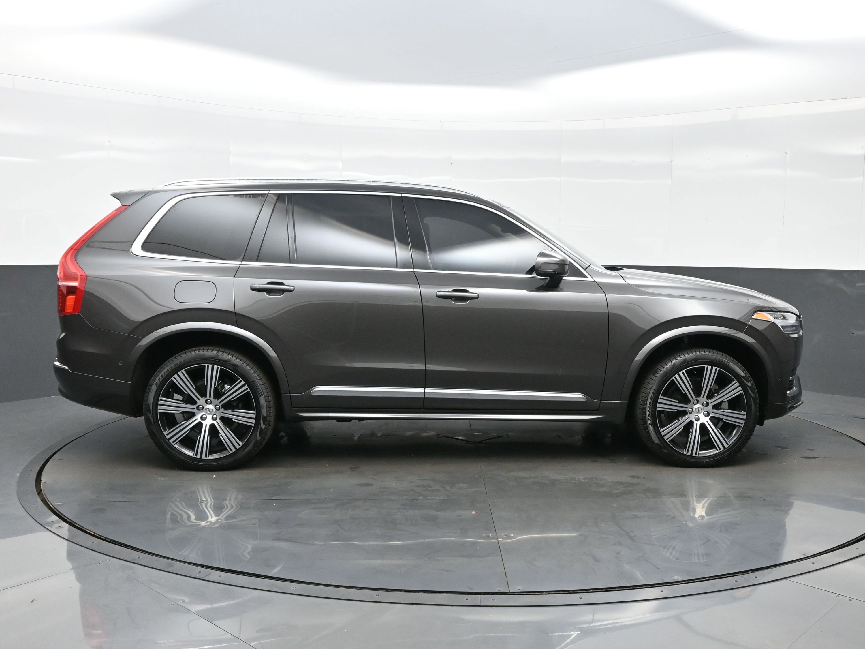 Used 2025 Volvo XC90 B6 Ultra w/ Protection Package image 7