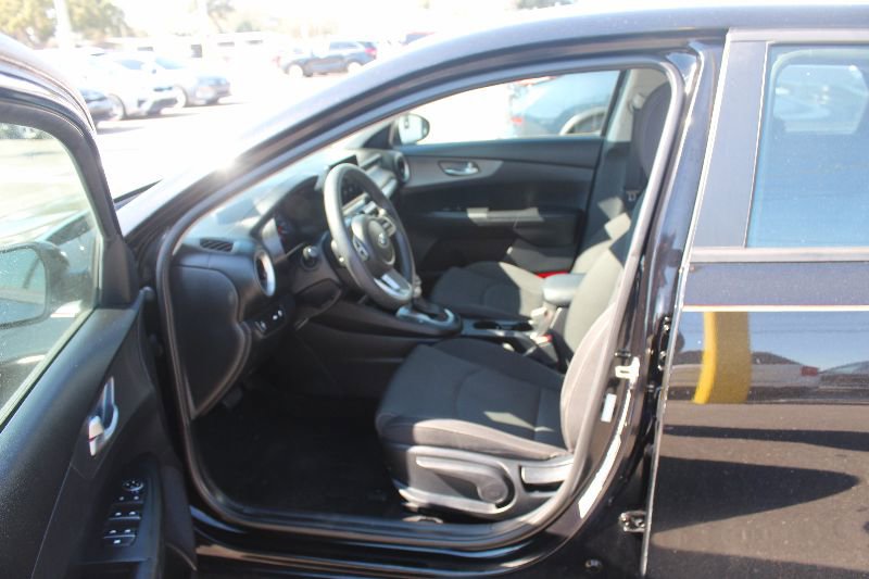Used 2020 Kia Forte LXS image 11