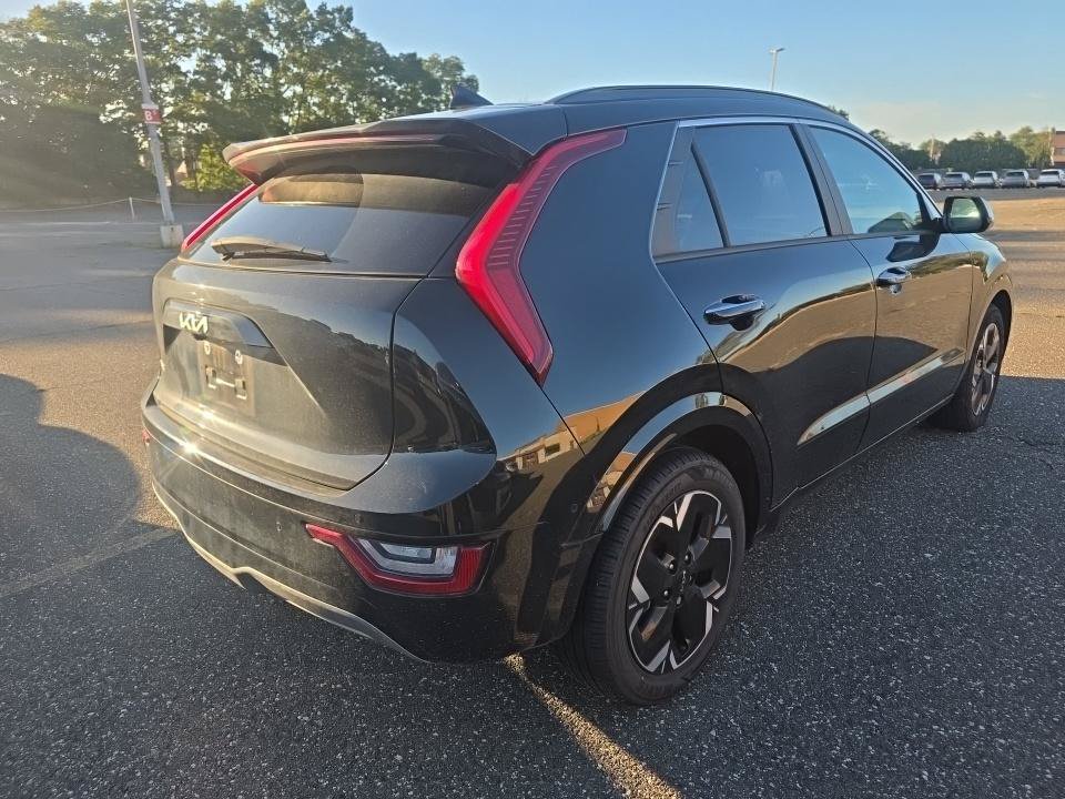 Used 2024 Kia Niro Wave w/ Wave Preserve Package FWD image 4