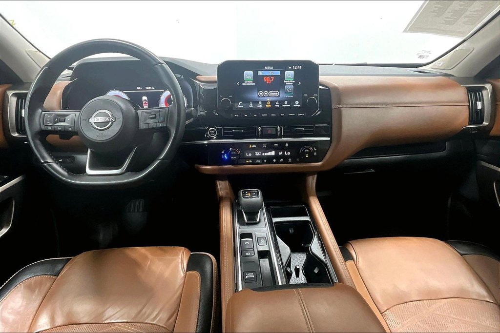 Used 2023 Nissan Pathfinder Platinum FWD image 18