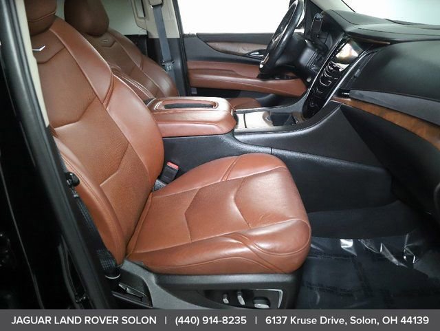 Used 2018 Cadillac Escalade Premium Luxury image 29