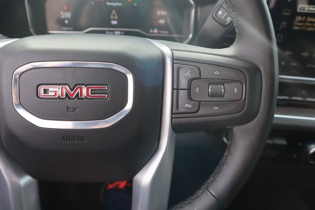Certified 2025 GMC Sierra 1500 SLT image 18