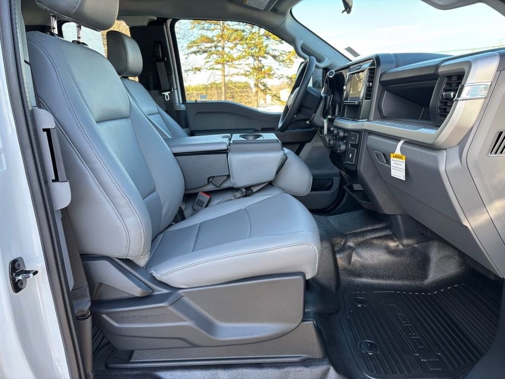 New 2026 Ford F250 XL w/ XL Chrome Package image 13