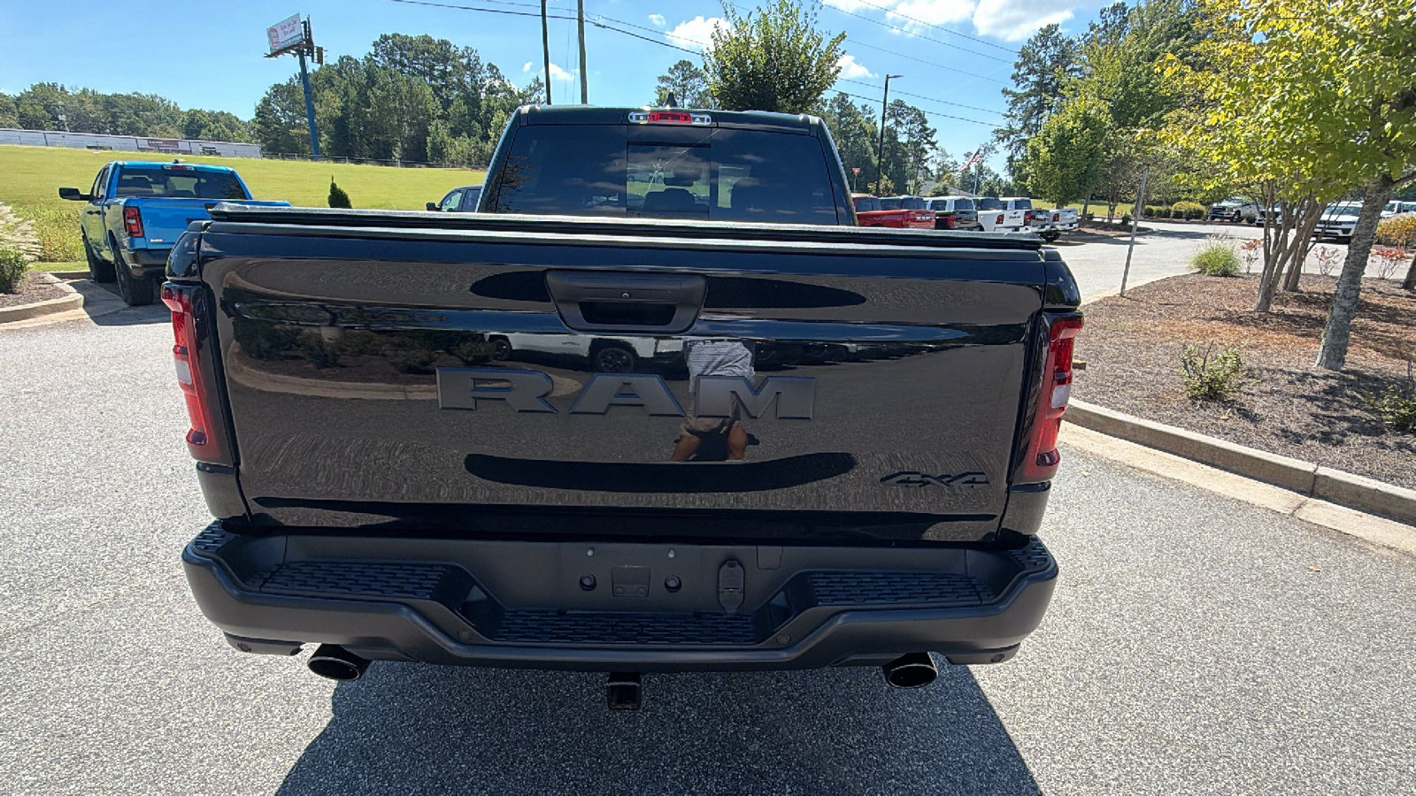 Used 2025 RAM 1500 Warlock AWD/4WD image 9