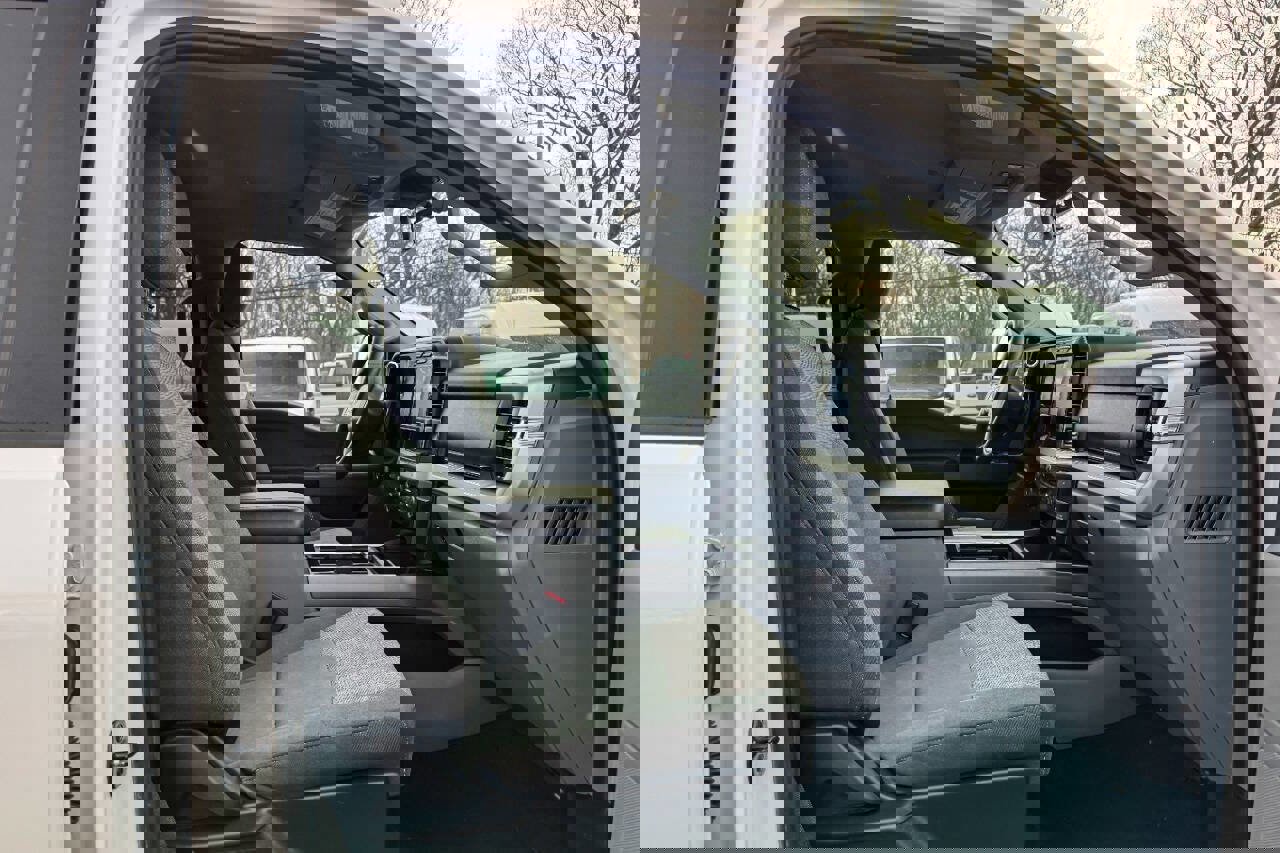 Used 2024 Ford F250 XLT w/ FX4 Off-Road Package image 15