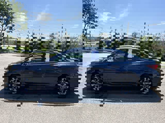 Used 2019 Toyota Avalon XLE w/ Moonroof Package FWD image 2