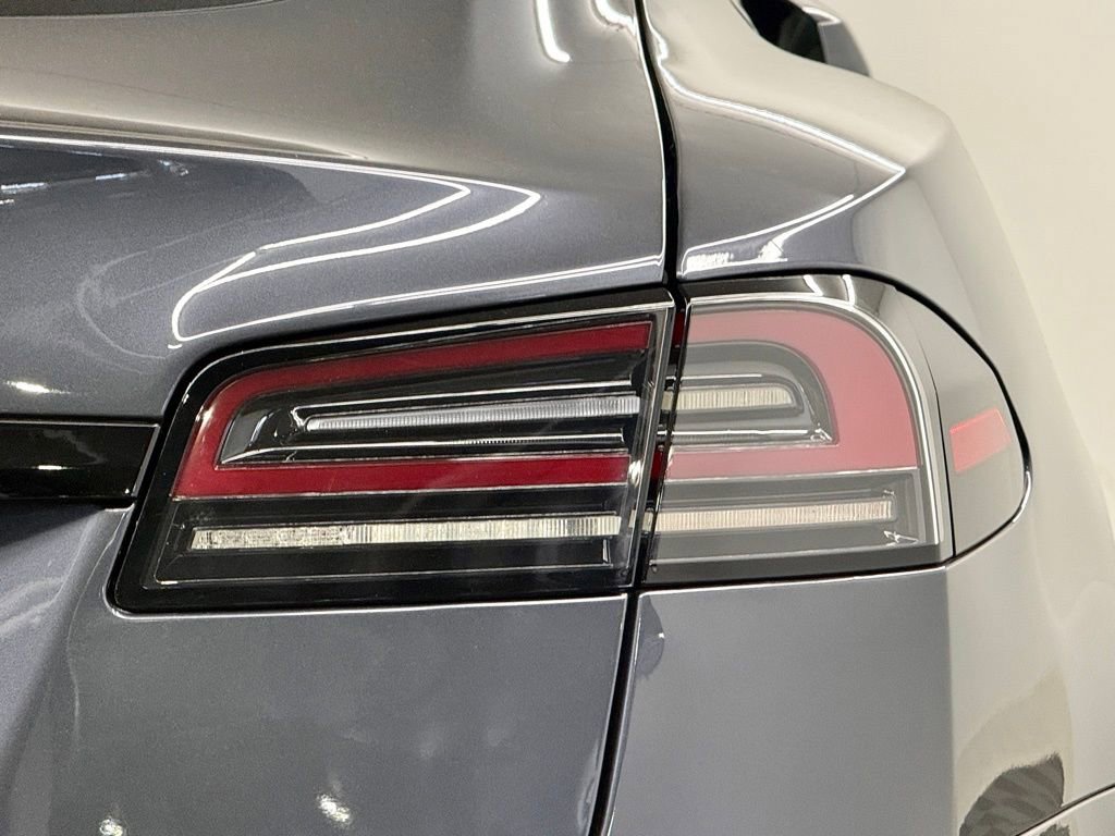 Used 2022 Tesla Model S image 12