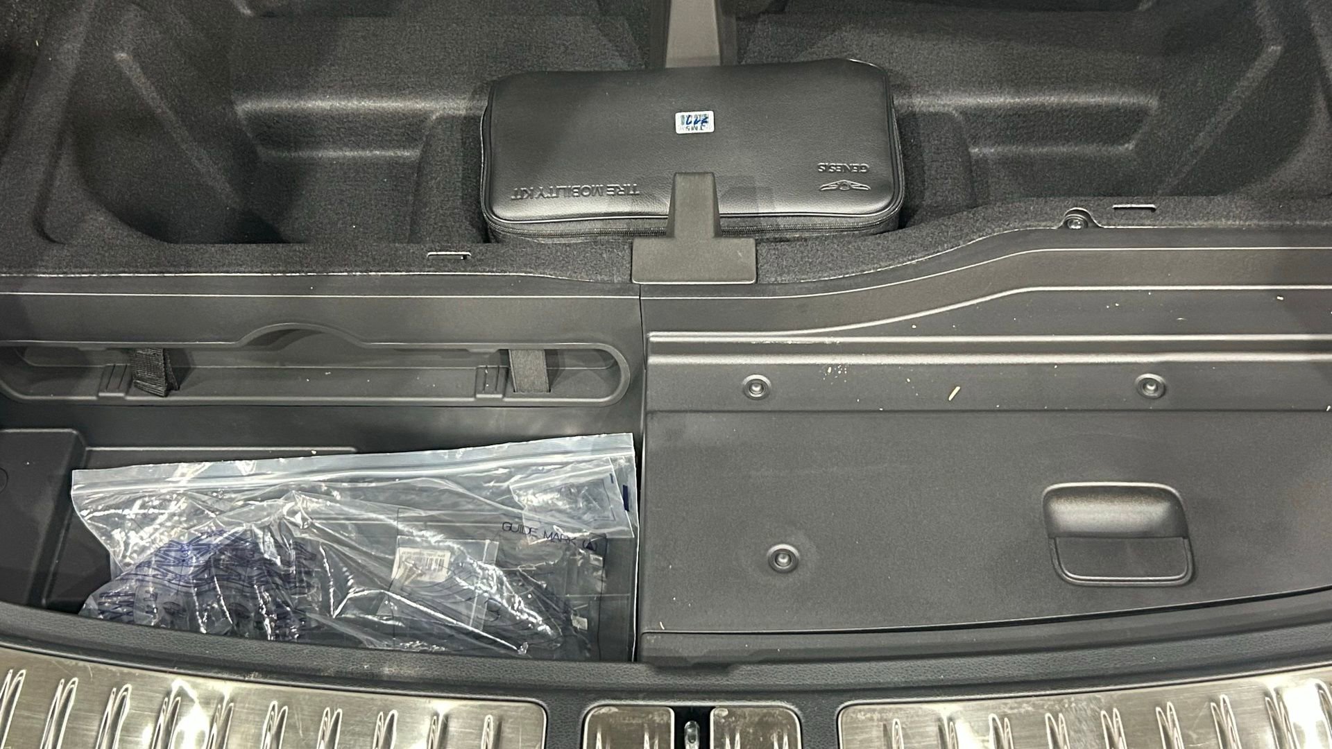 Used 2025 Genesis GV80 2.5T Standard AWD/4WD image 33