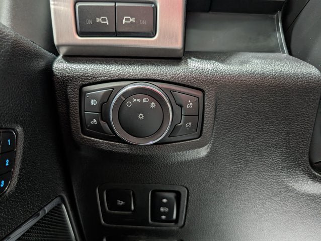 Used 2018 Ford F250 Platinum w/ Platinum Ultimate Package AWD/4WD image 24