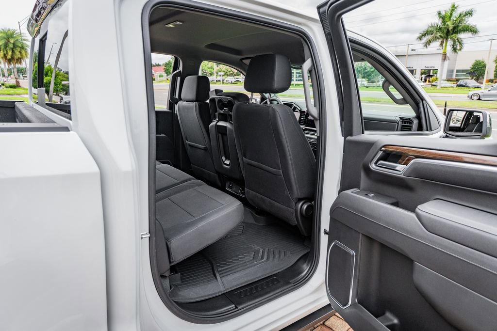 Used 2025 Chevrolet Silverado 1500 LT AWD/4WD image 40