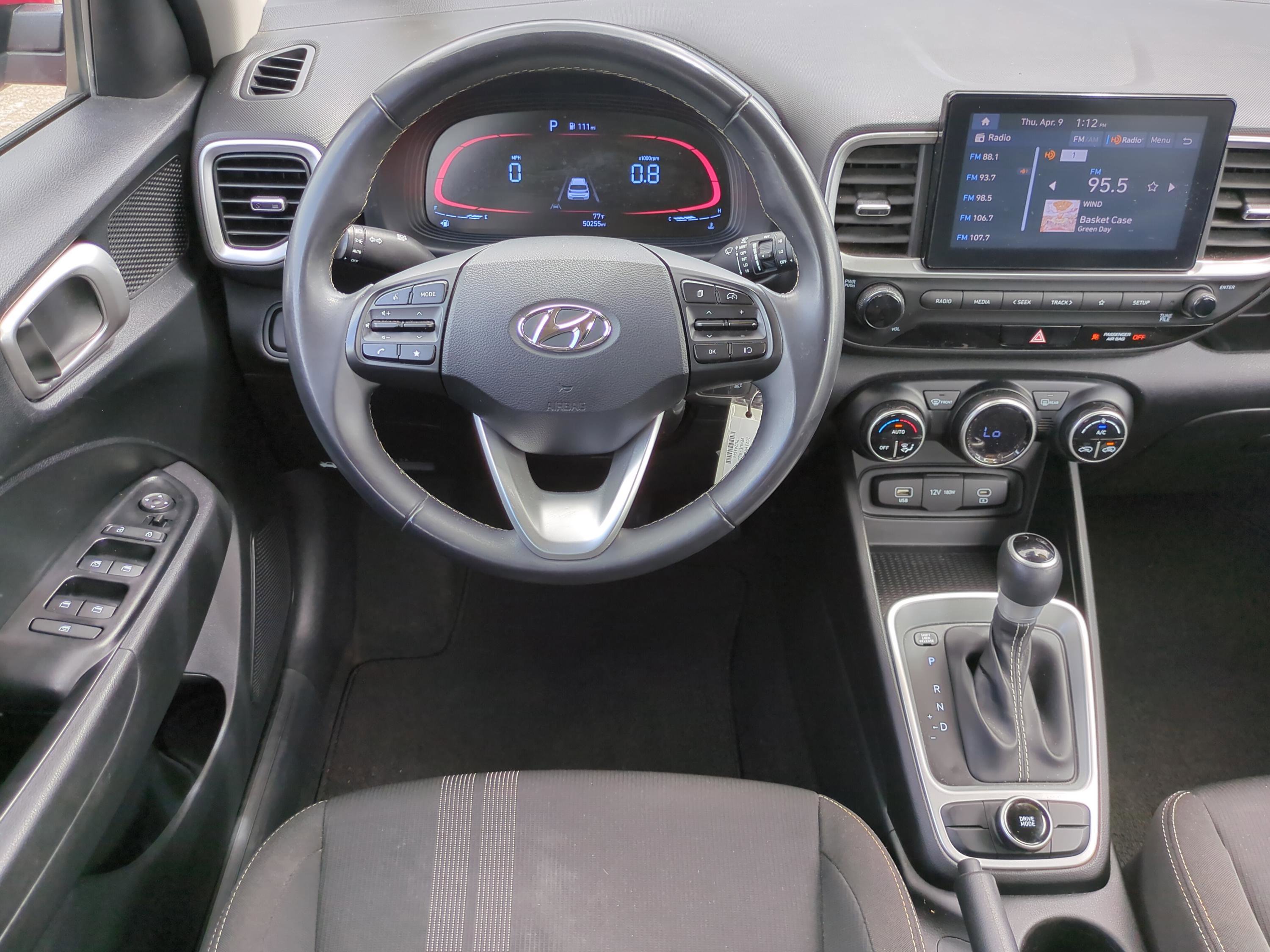 Certified 2023 Hyundai Venue SEL image 12