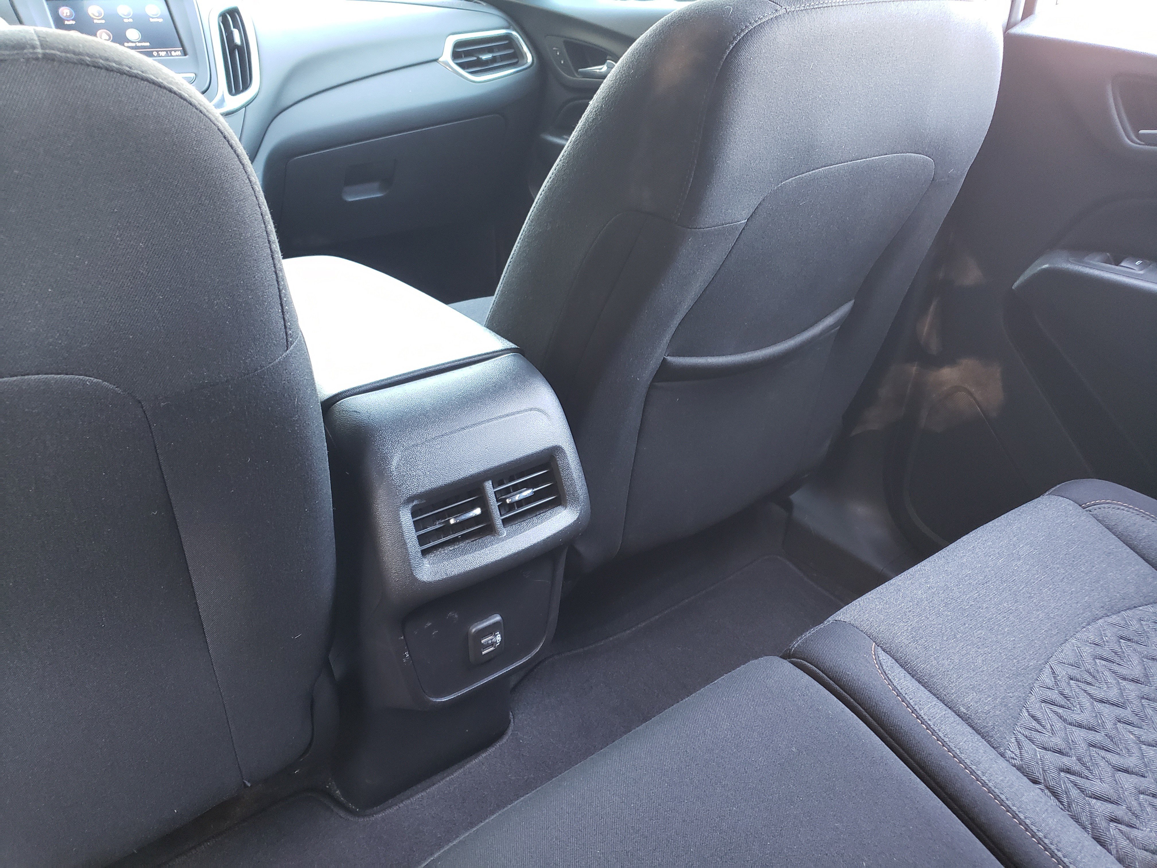 Used 2022 Chevrolet Equinox LT w/ Driver Convenience Package image 31