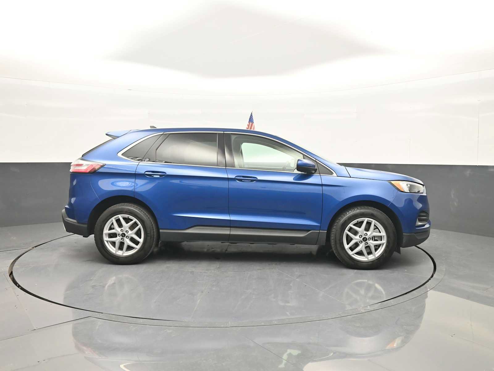 Used 2024 Ford Edge SEL AWD/4WD image 9