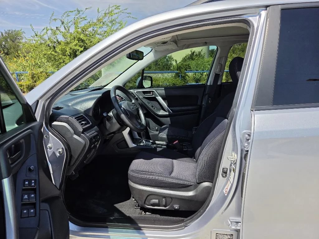Used 2016 Subaru Forester 2.5i Premium w/ All-Weather Package AWD/4WD image 13