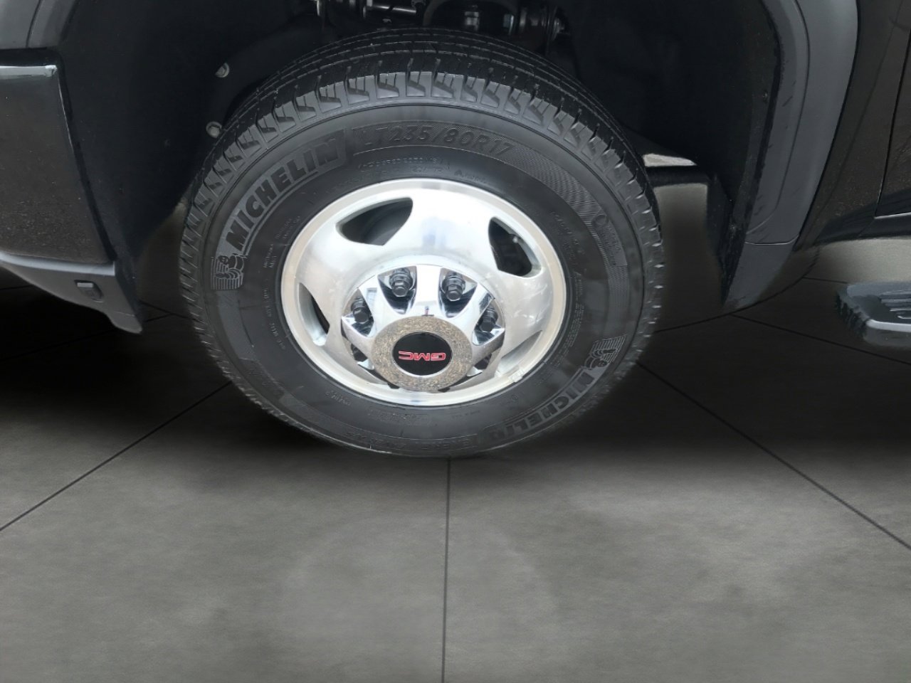 Used 2023 GMC Sierra 3500 Denali image 3