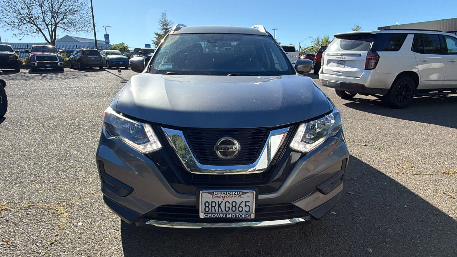 Used 2020 Nissan Rogue SV image 2