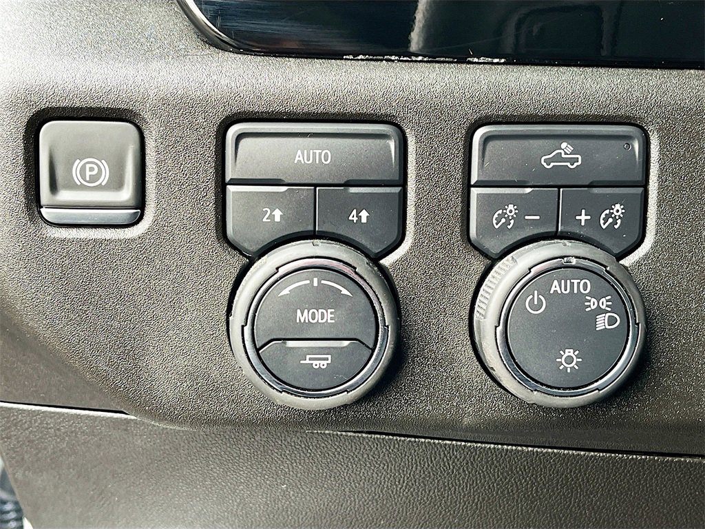 Used 2025 Chevrolet Silverado 1500 LT image 10