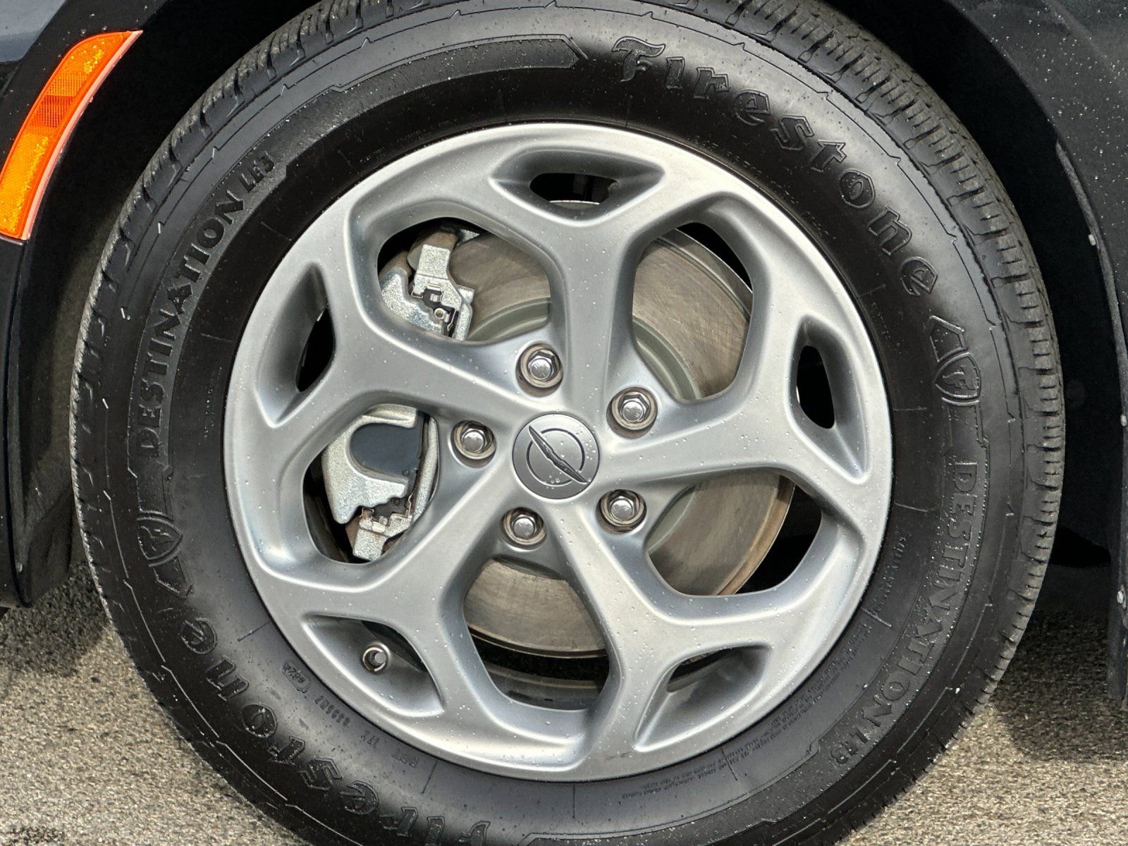 Used 2023 Chrysler Pacifica Limited image 33